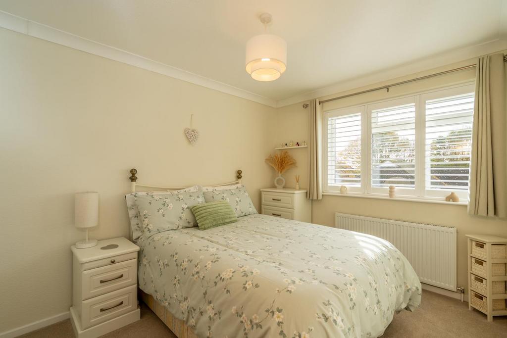 Bedroom 1.jpg