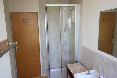 4 bedroom end of terrace house to rent, *£105pppw excl bills* Midland Avenue, Lenton, NG7 2FD