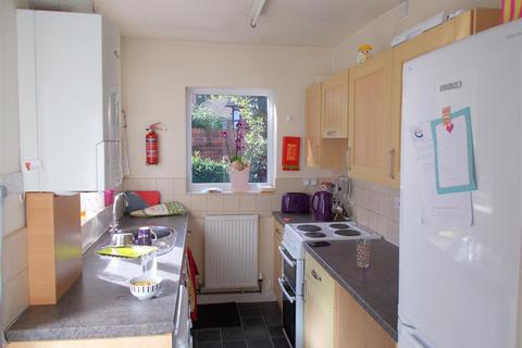 4 bedroom end of terrace house to rent, *£105pppw excl bills* Midland Avenue, Lenton, NG7 2FD