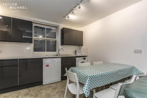6 bedroom terraced house to rent, Washington Street, Brighton