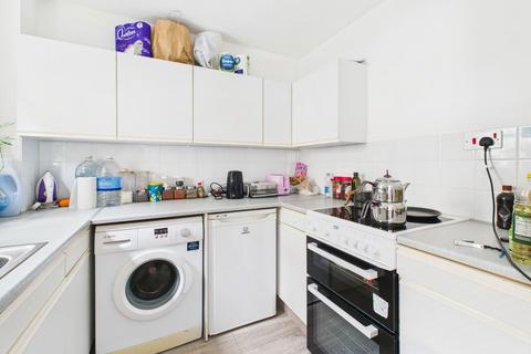1 bedroom flat for sale, Wyvern Court, West Street, Worthing, BN11 3HD