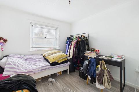 1 bedroom flat for sale, Wyvern Court, West Street, Worthing, BN11 3HD