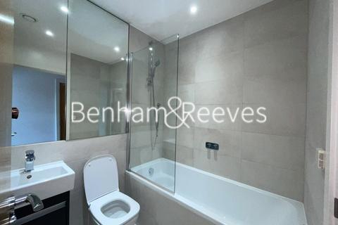 undefined, Colliers wood, Cavendish Road SW19