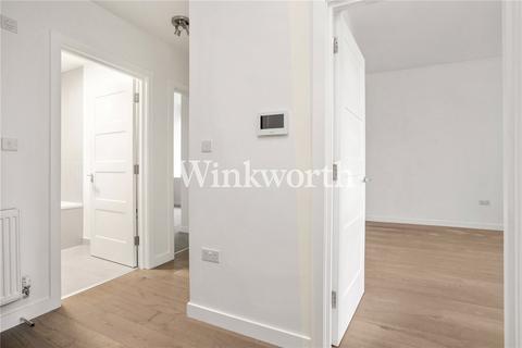 2 bedroom apartment to rent, Frobisher Road, London, N8
