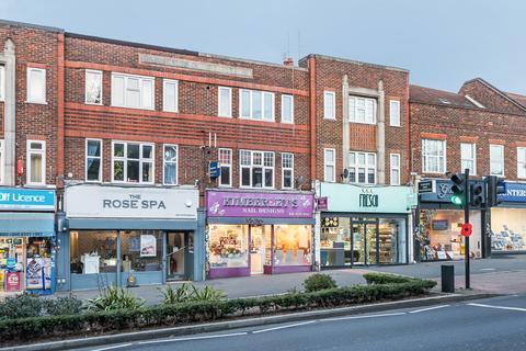undefined, Central Road, Worcester Park KT4