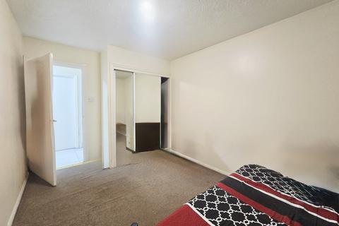 undefined, Stirling Grove,  Hounslow, TW3