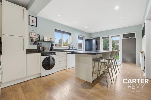 3 bedroom semi-detached bungalow for sale, Heathview Road, Grays, RM16