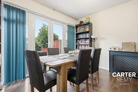 3 bedroom semi-detached bungalow for sale, Heathview Road, Grays, RM16