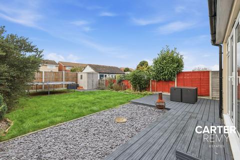 3 bedroom semi-detached bungalow for sale, Heathview Road, Grays, RM16