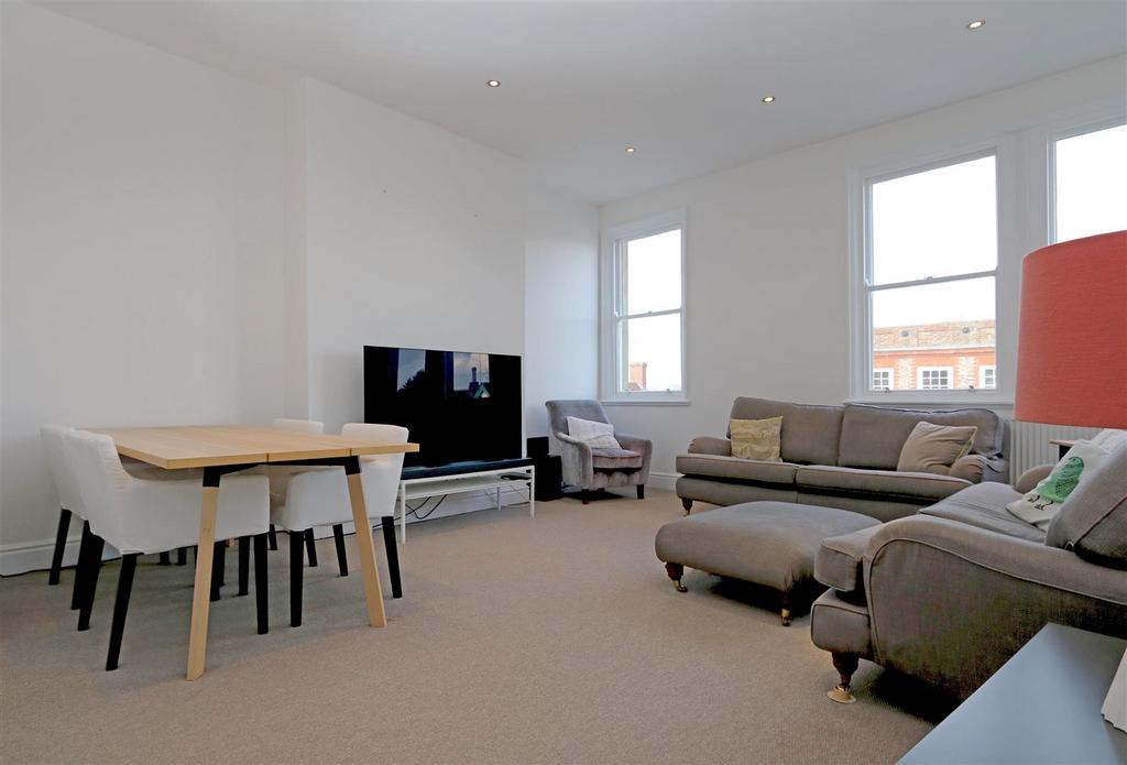 Living3.jpg