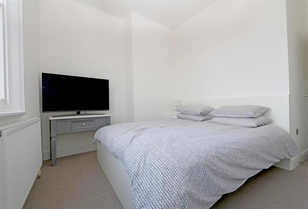 Bed1.1.jpg