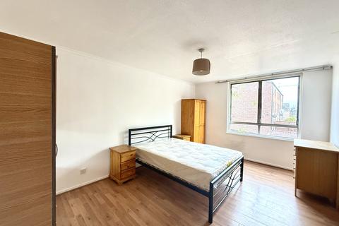 5 bedroom maisonette to rent, Holland Walk, London N19