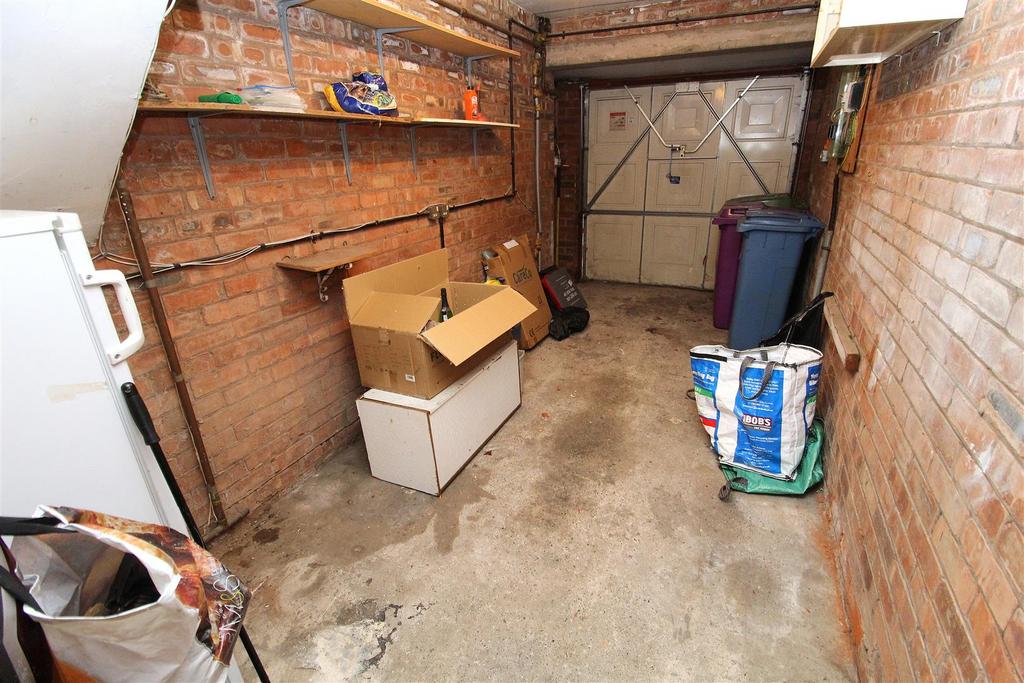 Garage.JPG