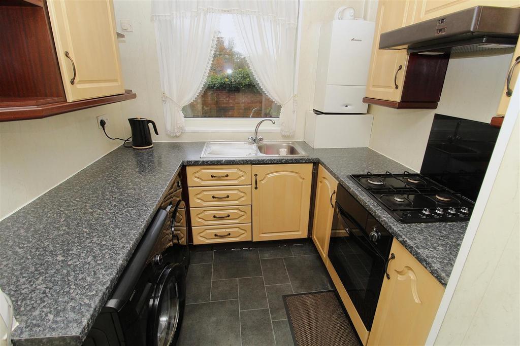 Kitchen2.JPG