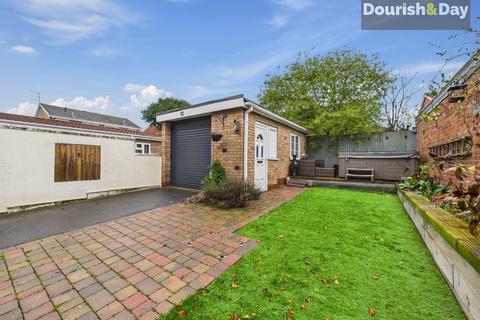 3 bedroom detached house for sale, Spreadoaks Drive, Stafford ST17
