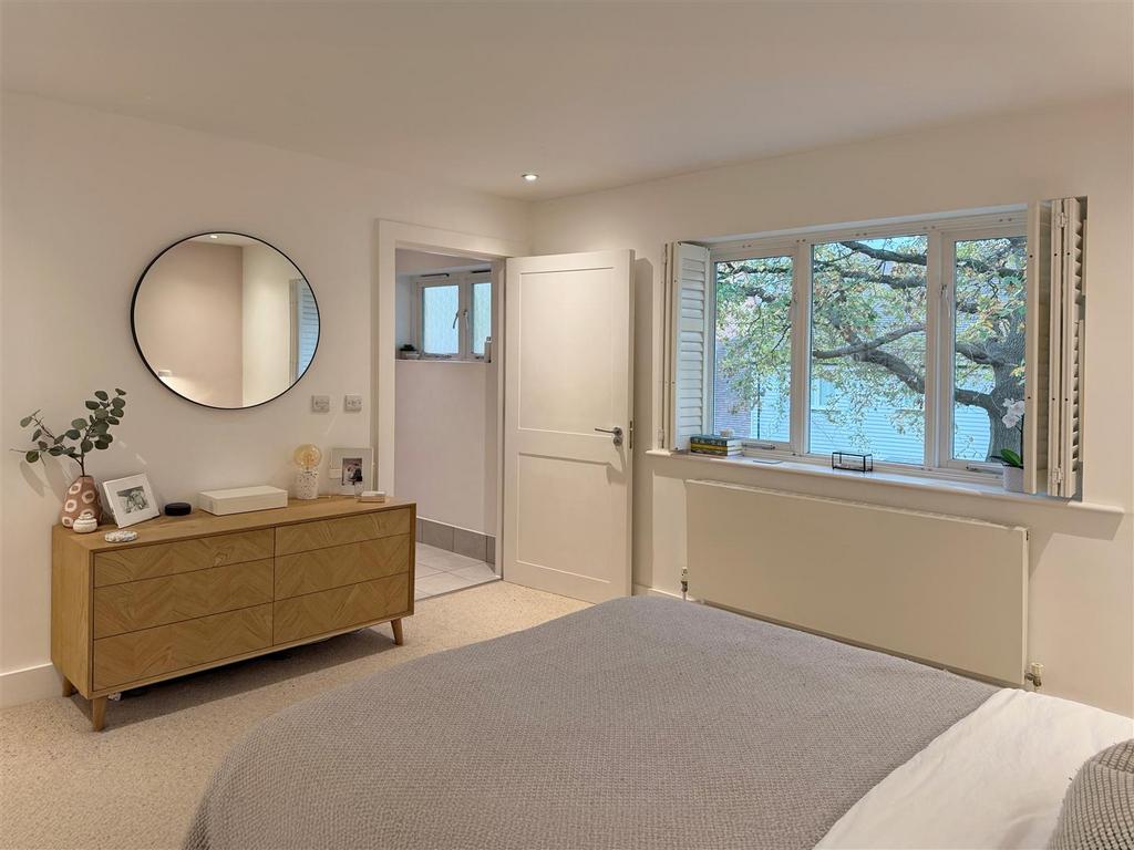 22. Master-Bedroom-3.jpg