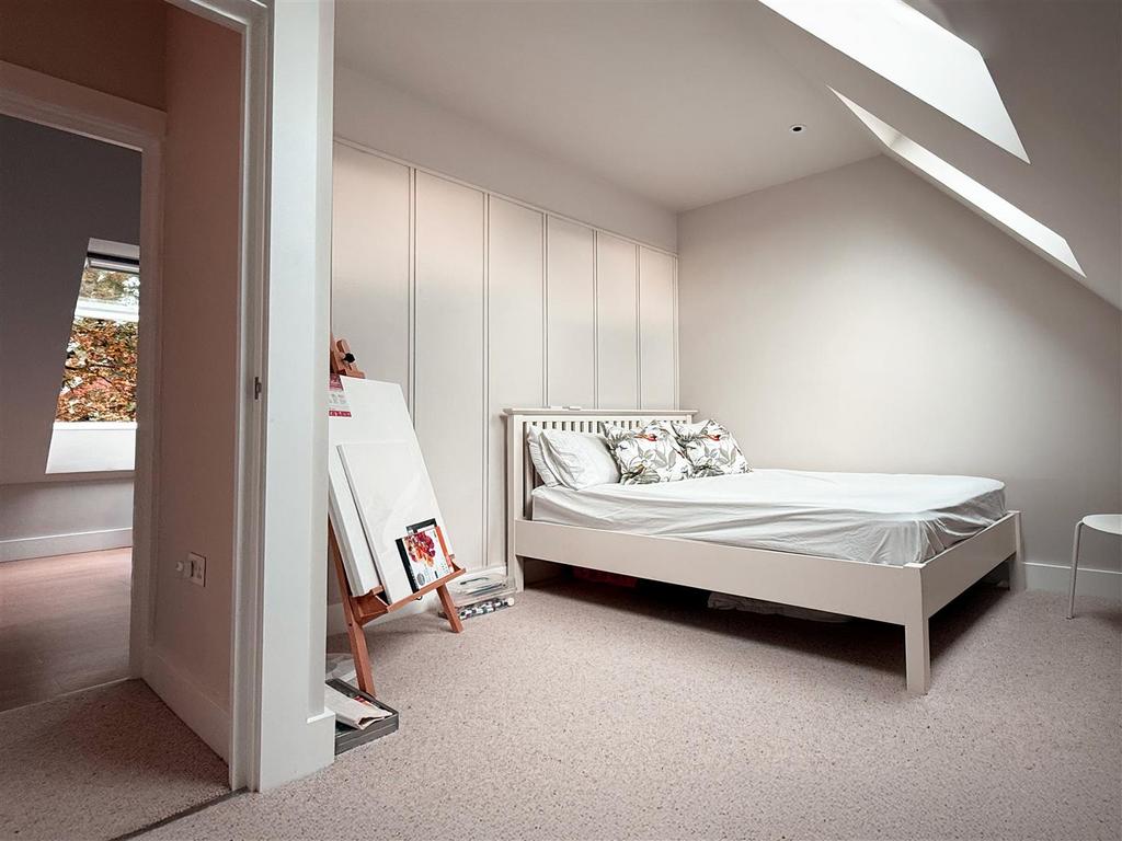 33. Bedroom-4.jpg