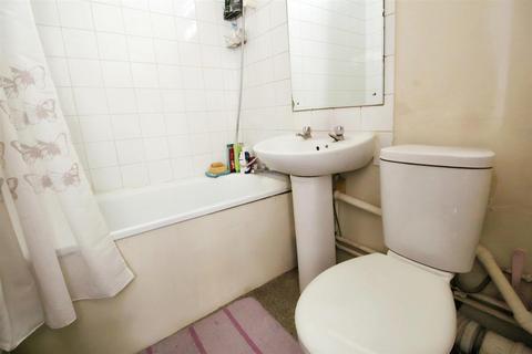 1 bedroom flat for sale, Greystoke Road, Slough