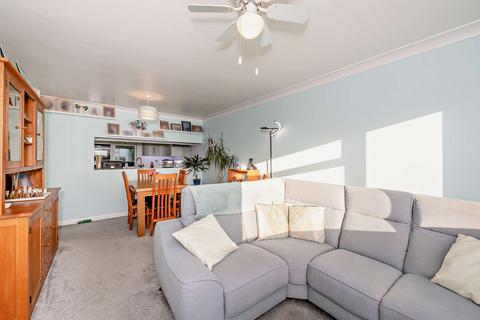 2 bedroom flat for sale, Sorrento, Middle Warberry Road TQ1