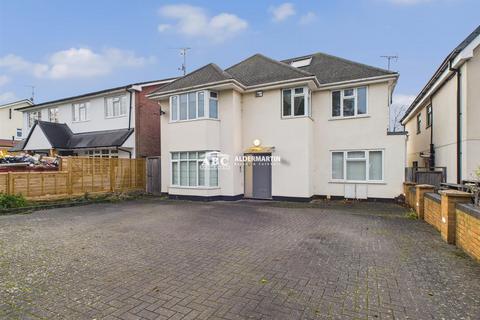 Edgwarebury Lane, Edgware