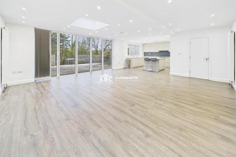 undefined, Edgwarebury Lane, Edgware