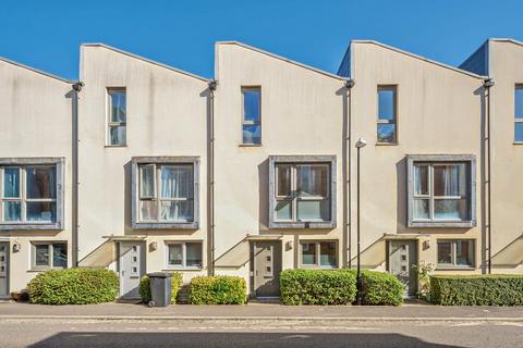 3 bedroom terraced house for sale, Longley Road, Chichester, PO19
