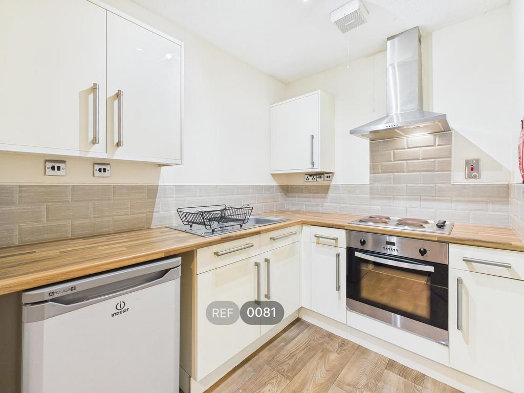 Kitchen &amp; Living area