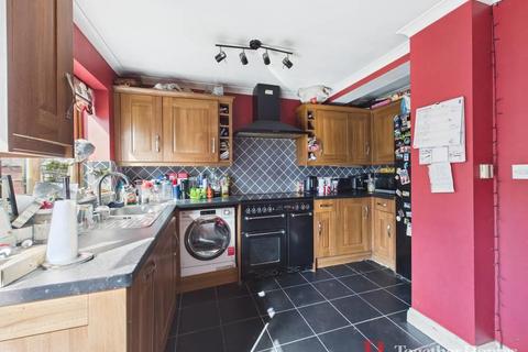 undefined, Guysfield Drive, Rainham