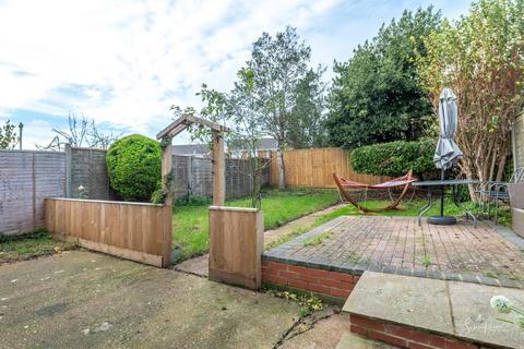4 bedroom detached house for sale, Swanmore Road, Ryde