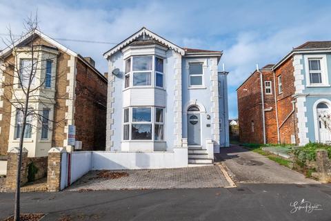 4 bedroom detached house for sale, Swanmore Road, Ryde