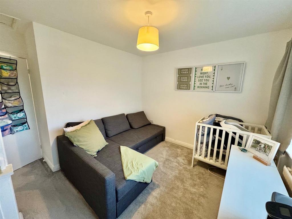 Bedroom 1.jpg