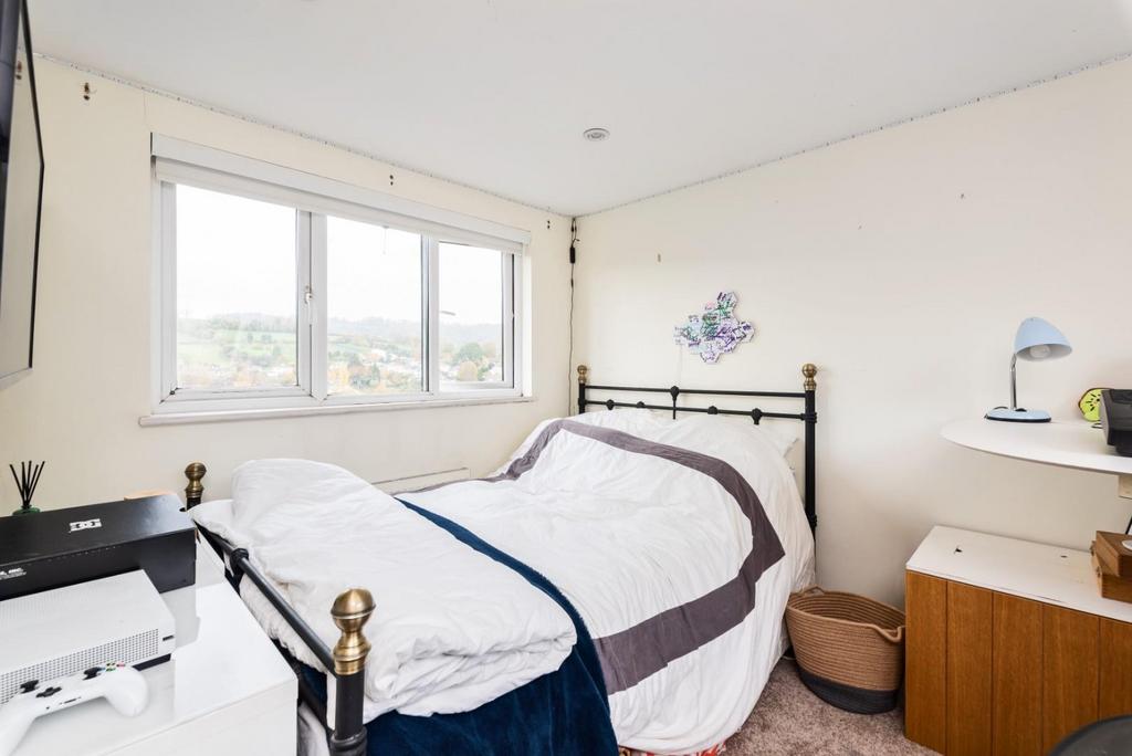 Bedroom 4.jpg