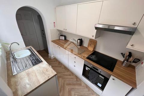 undefined, Room 5, Newcastle Avenue, Worksop