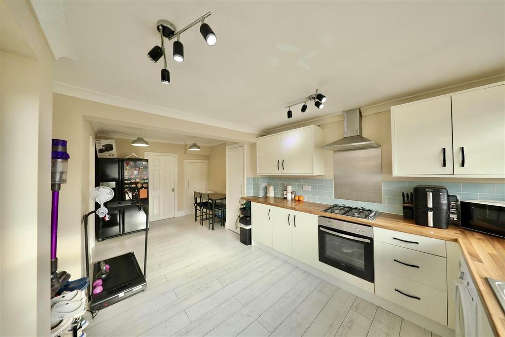Kitchen diner