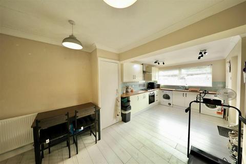3 bedroom end of terrace house for sale, Willerby Road, Hull