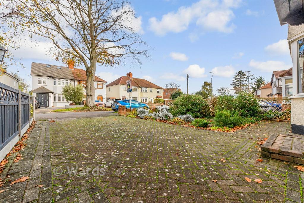 Driveway/Parking