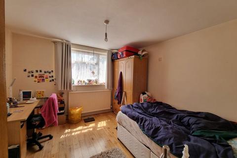 6 bedroom house to rent, Littlehay Road