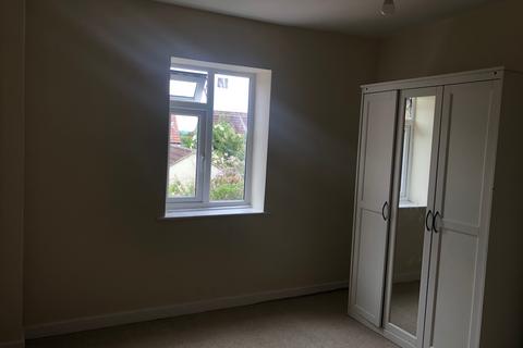 2 bedroom flat to rent, Northload Street, Glastonbury BA6