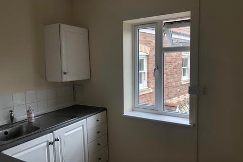 2 bedroom flat to rent, Northload Street, Glastonbury BA6