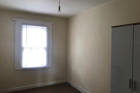 2 bedroom flat to rent, Northload Street, Glastonbury BA6