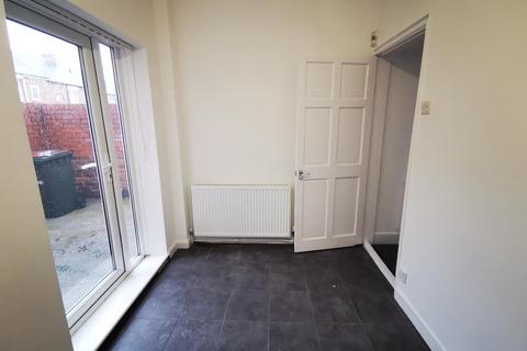 2 bedroom terraced house to rent, Charlton Street, Lemington, Newcastle upon Tyne, NE15
