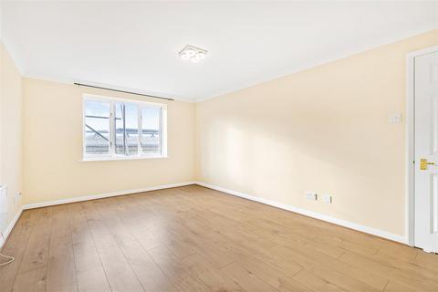 1 bedroom flat to rent, Sopwith Way, Kingston Upon Thames KT2