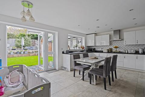 4 bedroom detached house for sale, Compass Way, Swanwick SO31