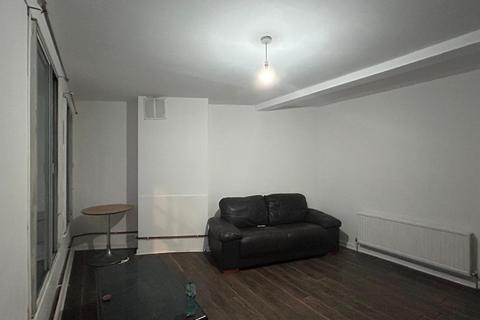 undefined, Central Parade, HOUNSLOW TW5