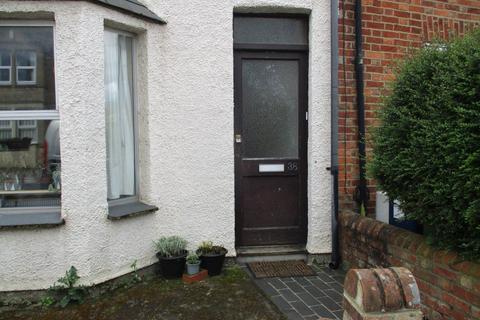 4 bedroom cottage to rent, Crescent Road