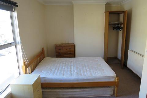 4 bedroom cottage to rent, Crescent Road