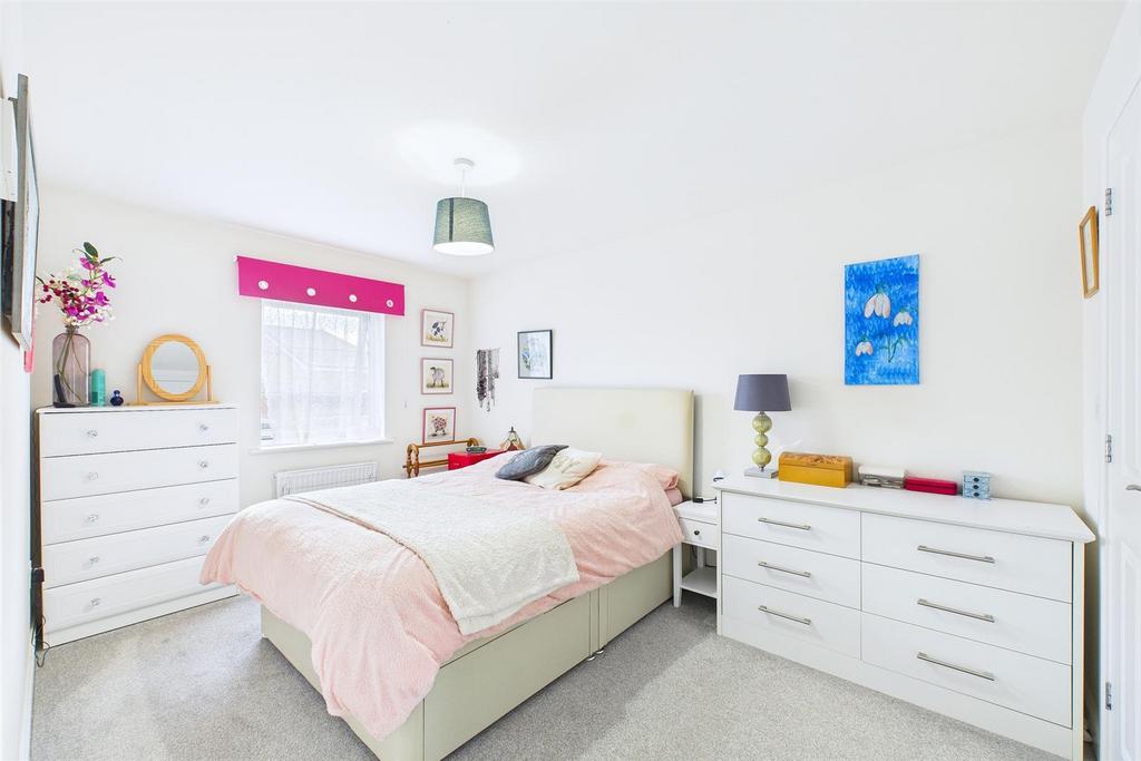Bedroom 1.jpg