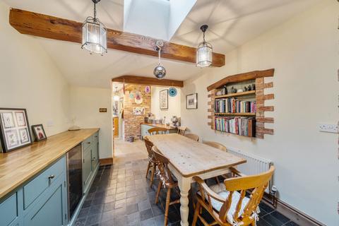 4 bedroom cottage for sale, Basic Cottage, Main Street, Eaton