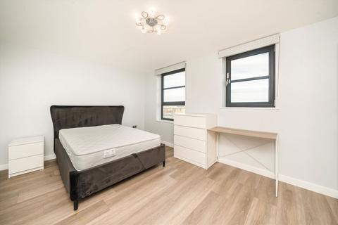 2 bedroom flat to rent, Commercial Road, London E14