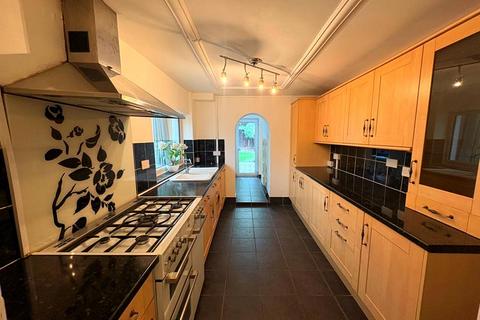 3 bedroom semi-detached house for sale, Birmingham Road, Redditch, B97